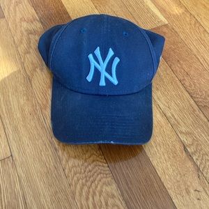 Must Go‼️ Donation Sale: Yankees Baseball Cap. Read Description Below 👇